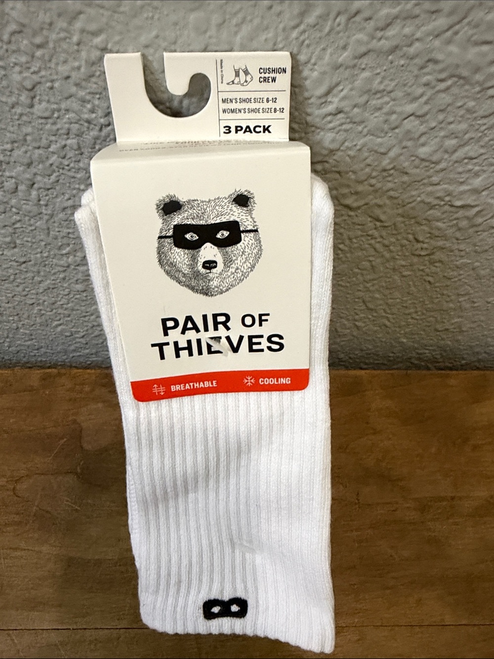 Men's White Cushion Crew Socks - 3 Pack Pair of Thieves NEW